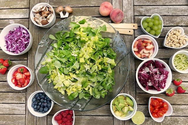 plats de fruits et légumes